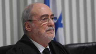 אשר גרוניס