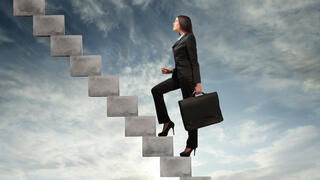 אשת קריירה מצליחה