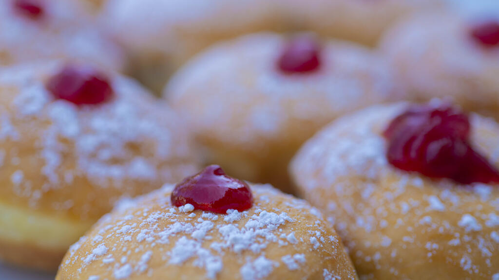 Ханукальные пончики (Фото: Юваль Хен) סופגניות של מיקי שמו