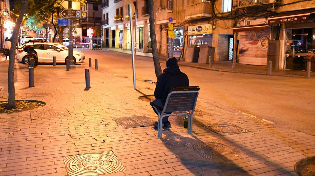 צוות רחוב קידום נוער וצעירים בעיריית ירושלים מחפש ומסייע לנוער בסיכון