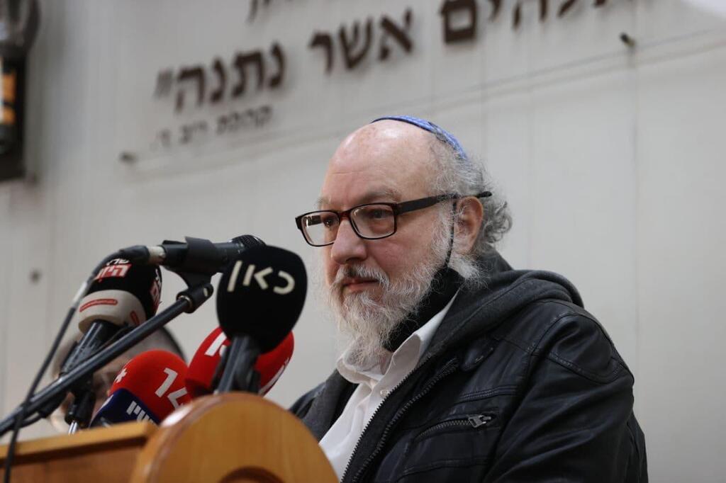 יונתן פולארד בהלווית אישתו אסתר פולארד ז"ל