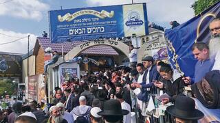 הילולה בציון הקבר, במהלך חגי תשרי