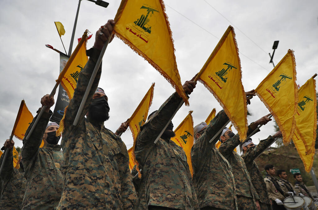 Hezbollah fighters. The organization no longer funds certain procedures for the families of martyrs (Photo: AP) לוחמי חיזבאללה