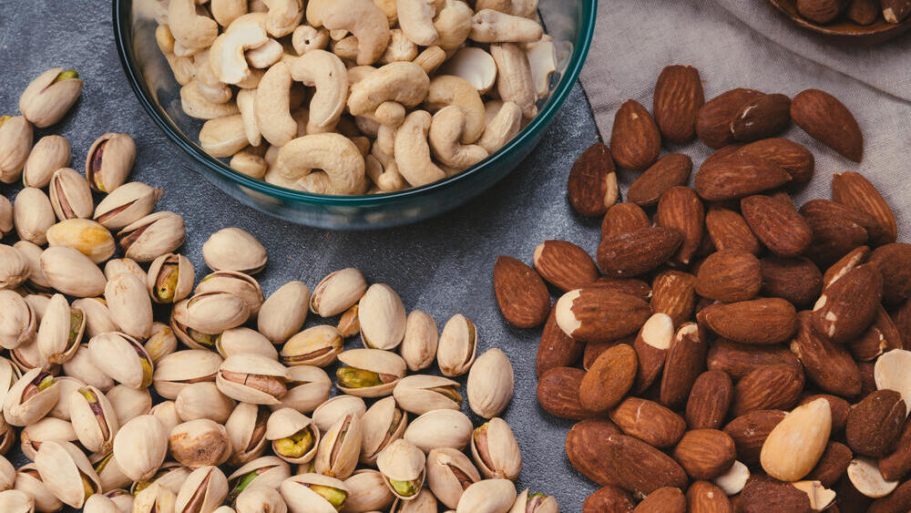 אגוזים שקדים אגוז שקד