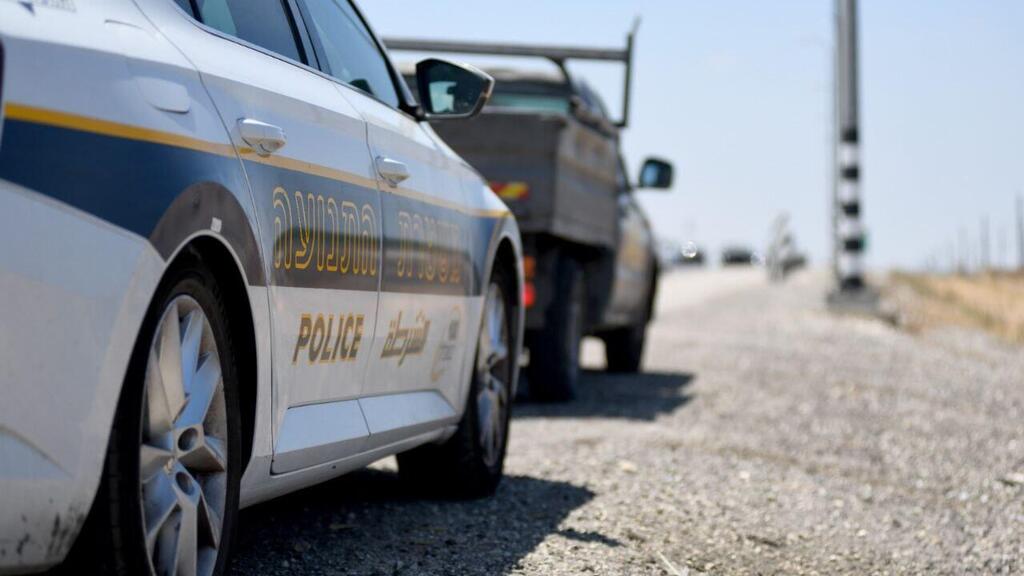 Will a police officer issue a fine of 10,000 shekels? Probably less (Photo: Police Spokesperson) בן 35 מרהט נמלט מהמשטרה, ניגח ניידת ונאבק עם שוטר שניסה לעצור אותו