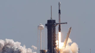 חללית SpaceX לפני המראה