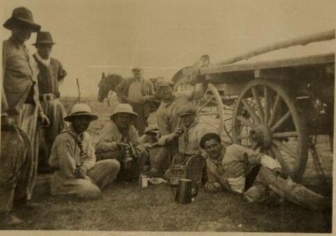 "He set out to look for a new Jewish land." Jews in the Baron Hirsch colony in Argentina (YKA's photo archive) גאוצ'וס בהפסקת מאטה – המשקה האהוב על הבוקרים בארגנטינה