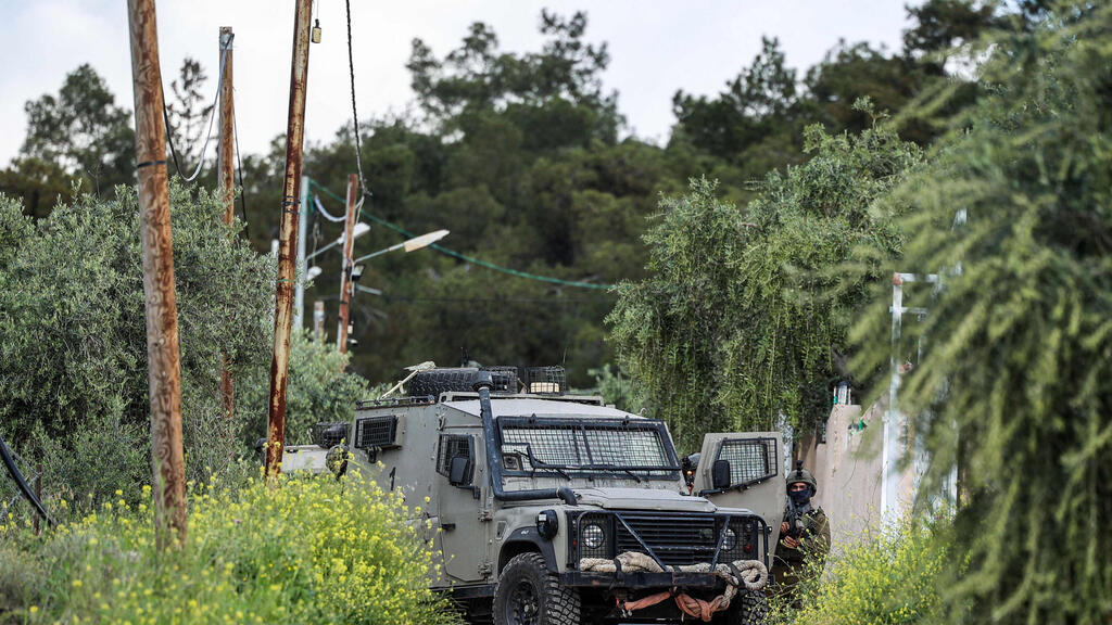 IDF troops during an operation to locate terror suspects in the Jenin refugee camp on Tuesday (Photo: AFP) פעילות כוחות צה"ל במחנה הפליטים ג'נין