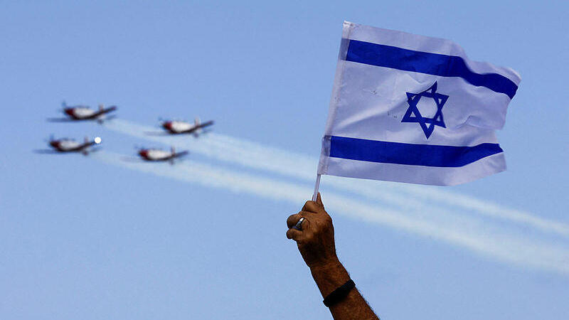 יום עצמאות העצמאות 74 מדינה מדינת ישראל דגל מגן דוד מטס מטוסים מטוס חיל האוויר 