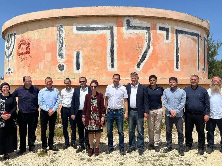 חברי הכנסת שהגיעו לביקור בחומש 