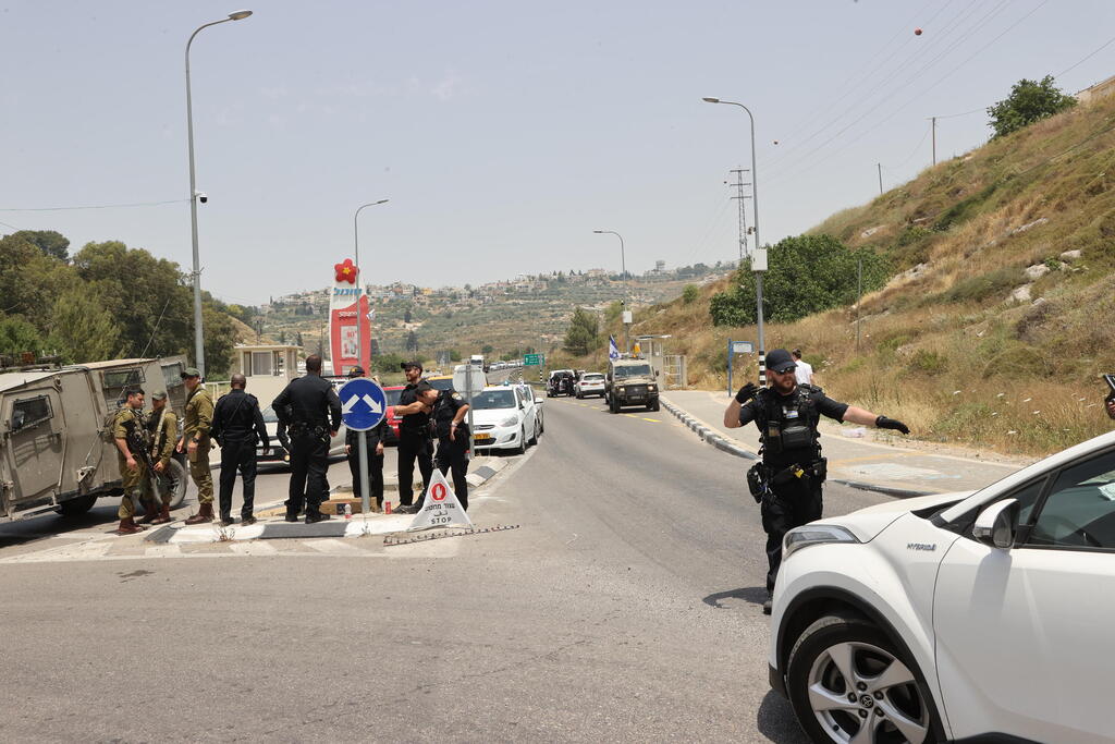 Archive (Photo: Yariv Katz) מפגינים וכוחות הביטחון בצומת קדומים