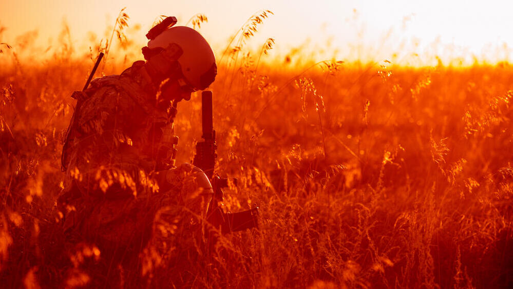 A heavy, largely invisible toll. Combat soldiers coping with PTSD (Photo: Shutterstock) פוסט טראומה