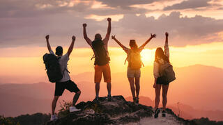 תיהנו, זה הזמן שלכם