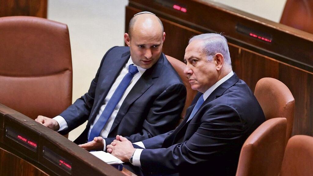 בנימין נתניהו ונפתלי בנט במליאת הכנסת