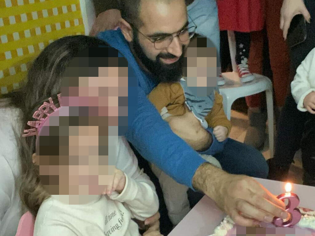 ברק משולם ומשפחתו