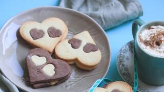 עוגיות לב בשני צבעים