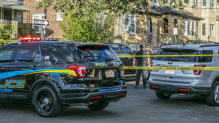 כוחות משטרה ליד ביתו של האדי מטאר