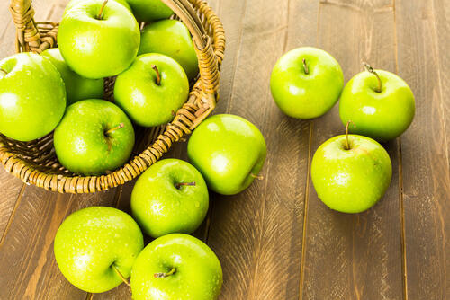"Грэнни Смит" (Granny Smith) (Фото: shutterstock) "Грэнни Смит" (Granny Smith)