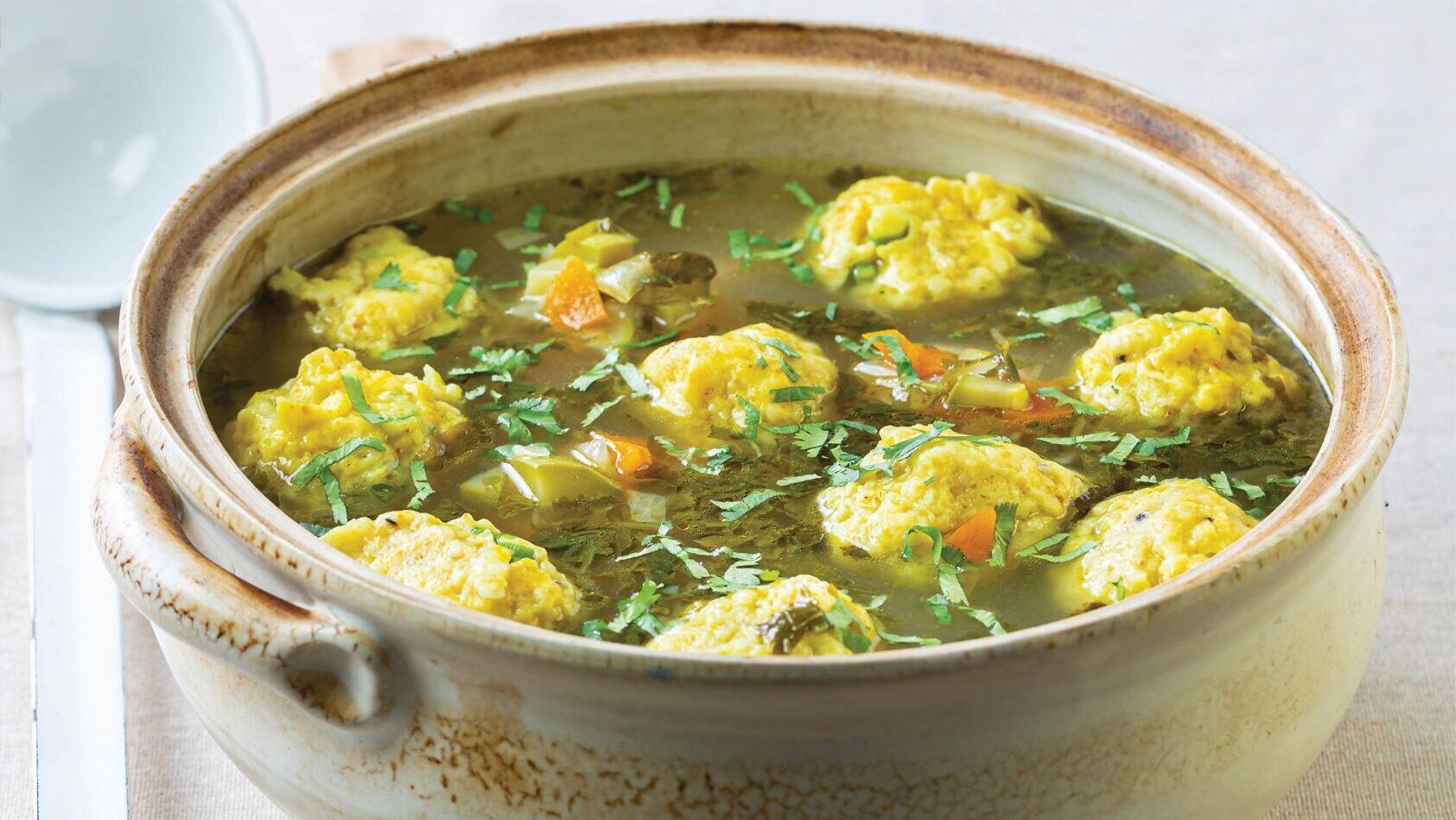 מרק ירקות עם כופתאות סולת