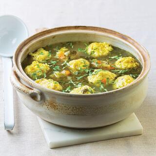 מרק ירקות עם כופתאות סולת