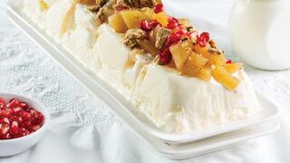 עוגת גלידה פטנט עם תפוחים מתובלים וקראמבל