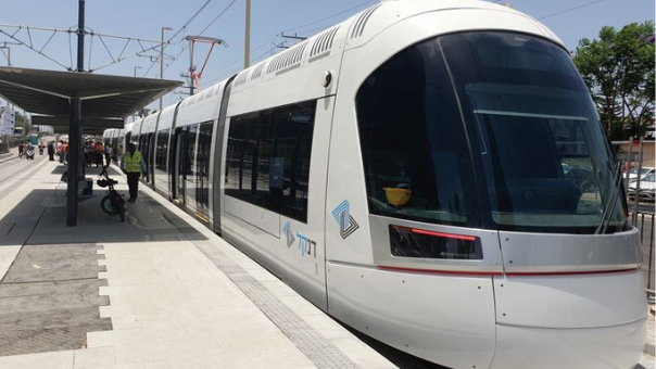 Метротрамвай (Фото: Матан Дойч) Метротрамвай готовится к запуску