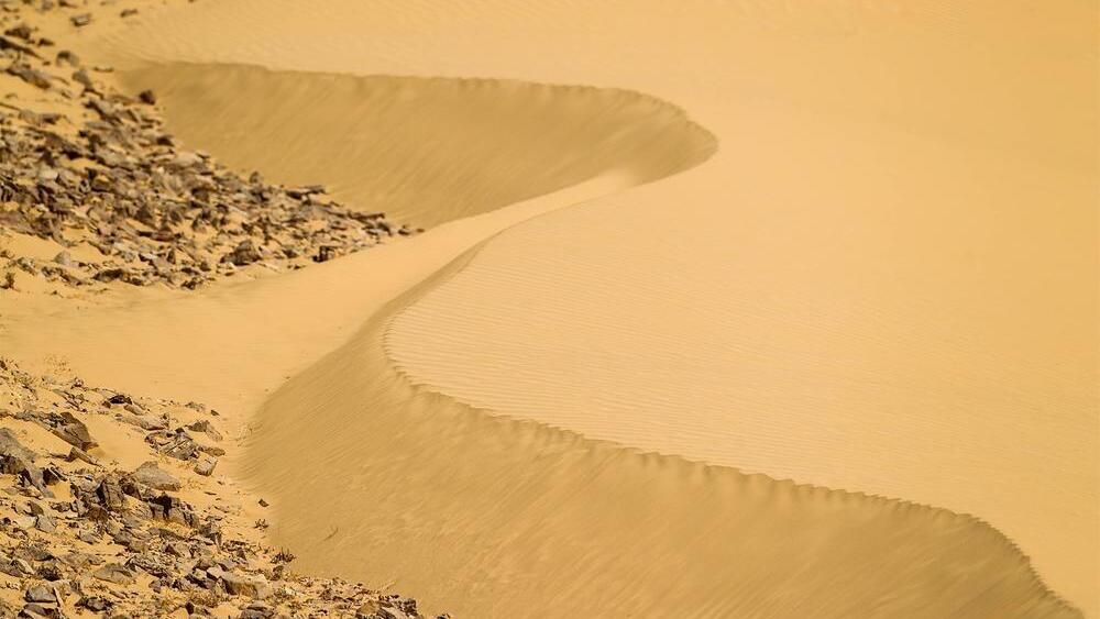 גלי חול בדיונות חולות כסוי