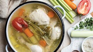 מרק עוף צלול וטעים