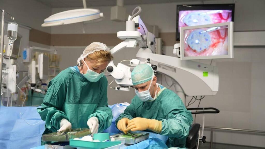 Eye surgery ניתוח השתלת הקרנית לבנימין גורן