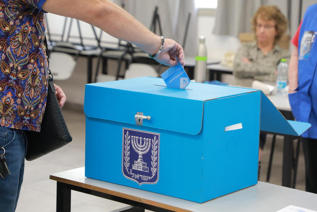 Photo: Dana Kopel מצביעים בתל אביב