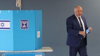 החוק שיעזור לקשישים להצביע, וההתנגדות בקואליציה