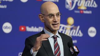 קומישינר ה-NBA אדם סילבר