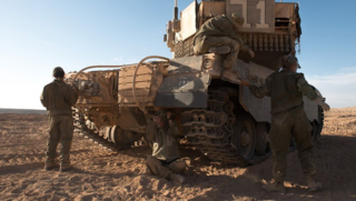 "הרבנים שמעו שטנקיסטיות הצילו חיים ב-7/10?"