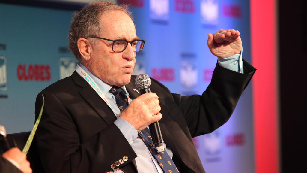 The family has hired attorney Alan Dershowitz to work on getting a presidential pardon (Photo: Amit Shael) ארכיון 2013 אלן דרשוביץ