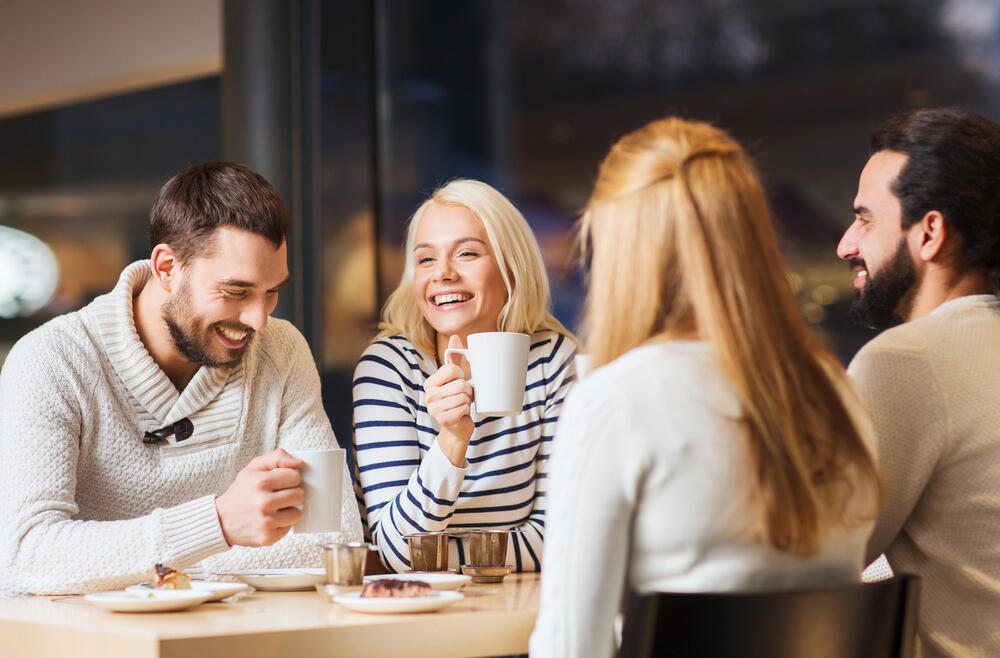 Quitting smoking can be an opportunity to build new sources of connection, support and belonging (Photo: Shutterstock) מפגש חברים