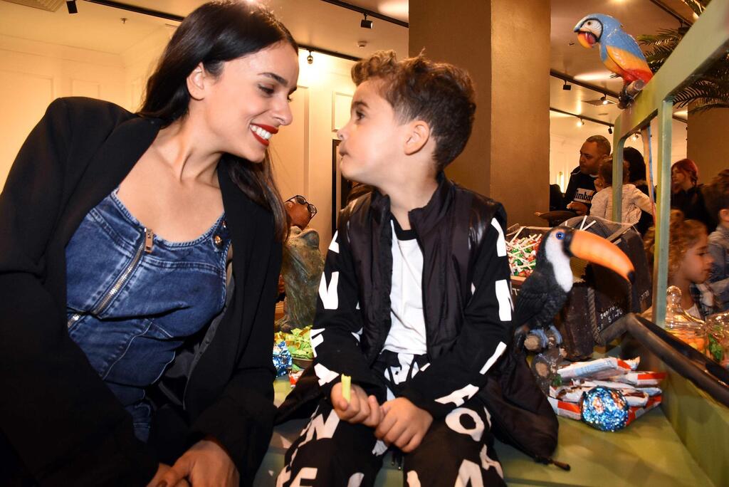 "את תו אני לא אעביר לשום מקום כרגע" (צילום: אמיר מאירי ) יום הולדת תאומים מיכל הקטנה