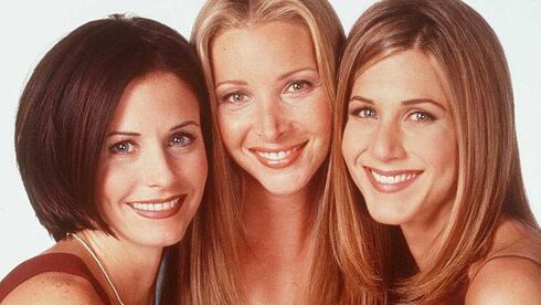 ליסה קודרו, ג'ניפר אניסטון וקורטני קוקס