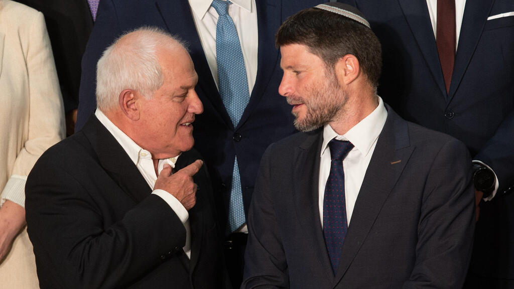 תמונה קבוצתית של הממשלה בבית הנשיא