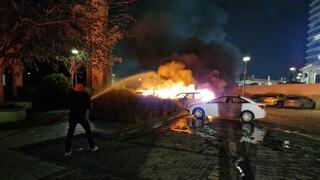 שני רכבים בוערים בנתניה