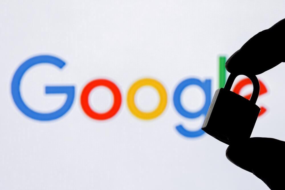 Google (Photo: Sergei Elagin / Shutterstock.com) גוגל
