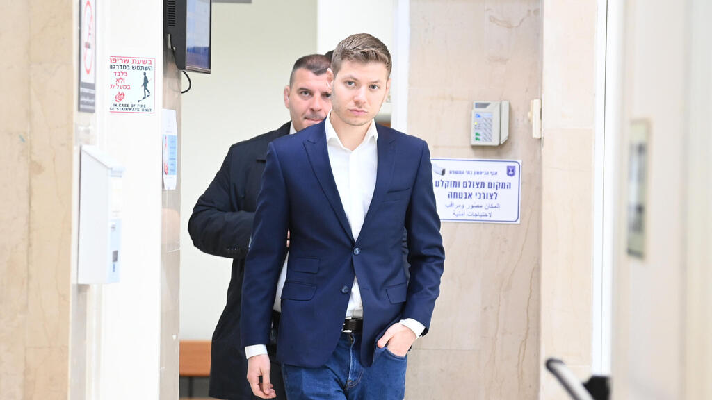 Яир Нетаниягу (Фото: Яир Саги) יאיר נתניהו בדיון בביהמ"ש השלום כפ"ס