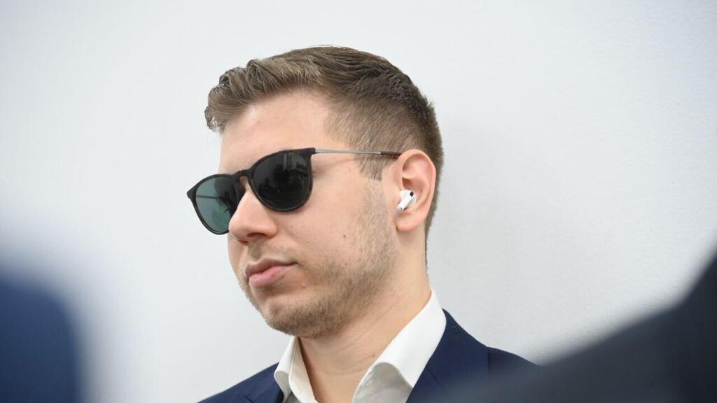 Яир Нетаниягу (Фото: Яир Саги) יאיר נתניהו בדיון בביהמ"ש השלום כפ"ס