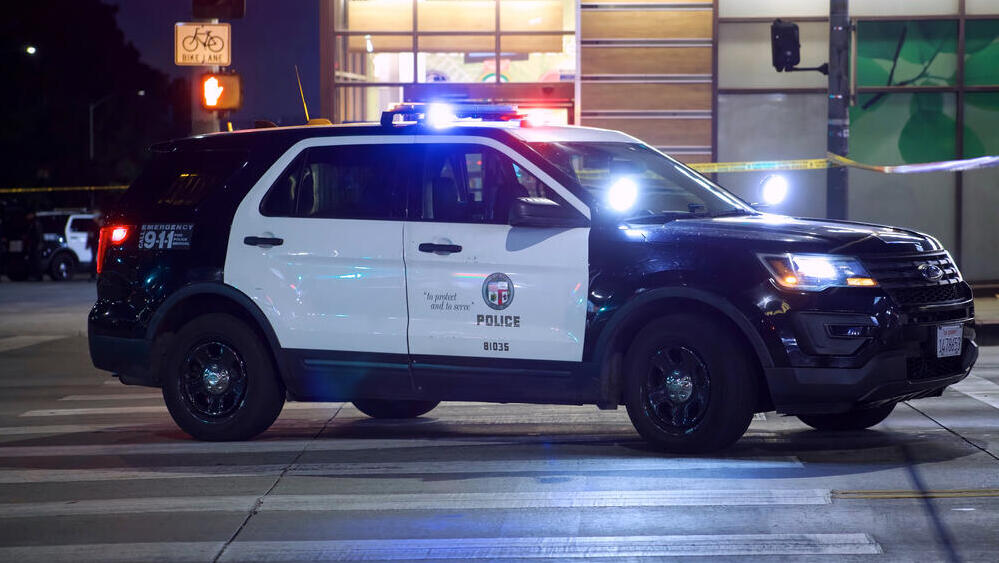 Полиция Лос-Анджелеса. Архив (Фото: Elliott Cowand Jr / Shutterstock.com) משטרה ארה"ב לוס אנג'לס אילוס אילוסטרציה