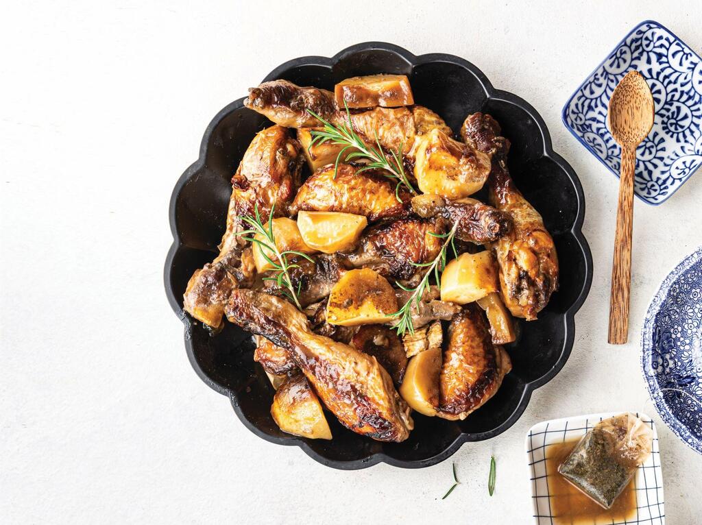 עוף ותפוחי אדמה צלויים בתה