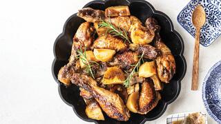 עוף ותפוחי אדמה צלויים בתה