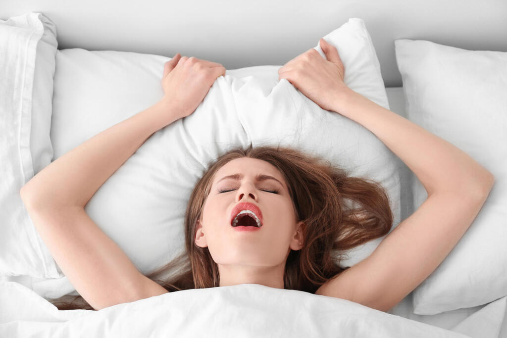 Intense orgasm with no genital involvement (Photo: Shutterstock) אורגזמה חזקה