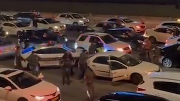 צעיר נעצר באיילון בחשד שניסה לדרוס מפגינים