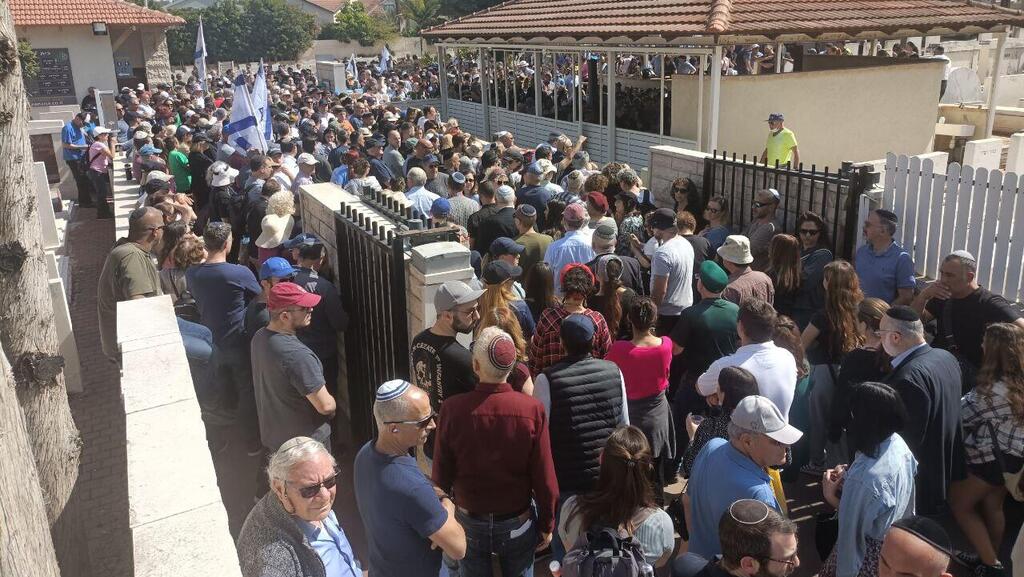 הלוייתו של אילן גנלס 