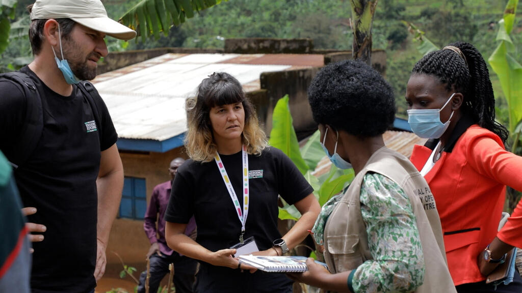 Archive photo. Israeli humanitarian workers from the Monday organization in Uganda (Photo: Monday) מאנדיי