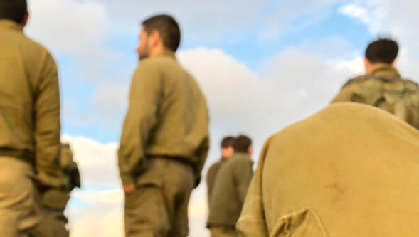 אילוס חיילים מילואים מילואימניקים